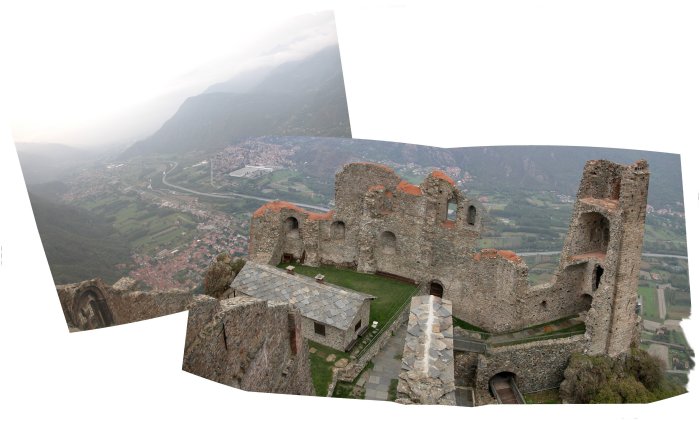 Panorama sui ruderi del monastero della Sacra di San Michele e sulla Val di Susa